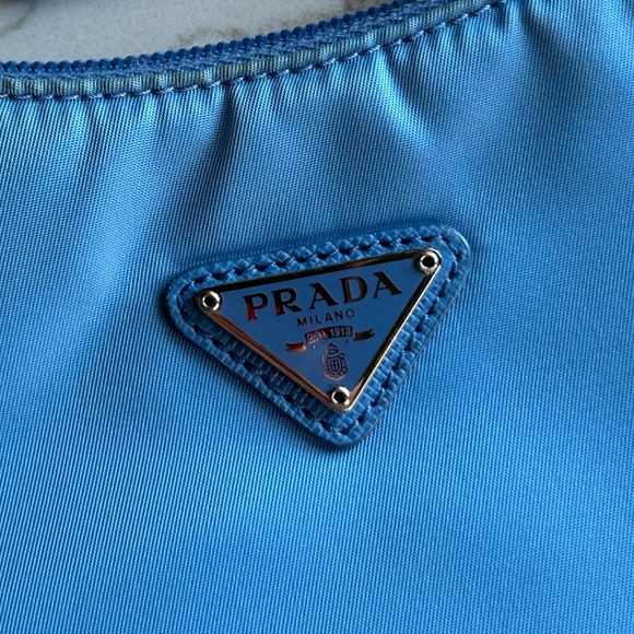 Prada Re-Edition 2000 Nylon Mini Bag - Picture 2 of 6